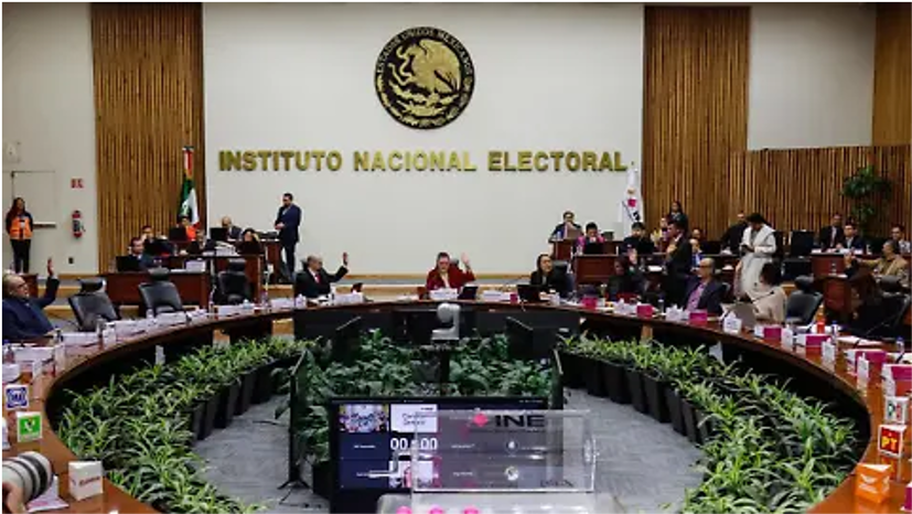 INE da 48 horas al Senado para corregir errores en listas de candidatos a la elección judicial