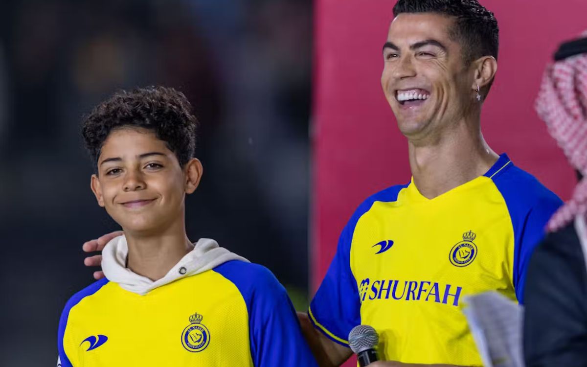 cristiano-ronaldo-cristiano-ronaldo-jr-portugal-futbol-debut-060525-2