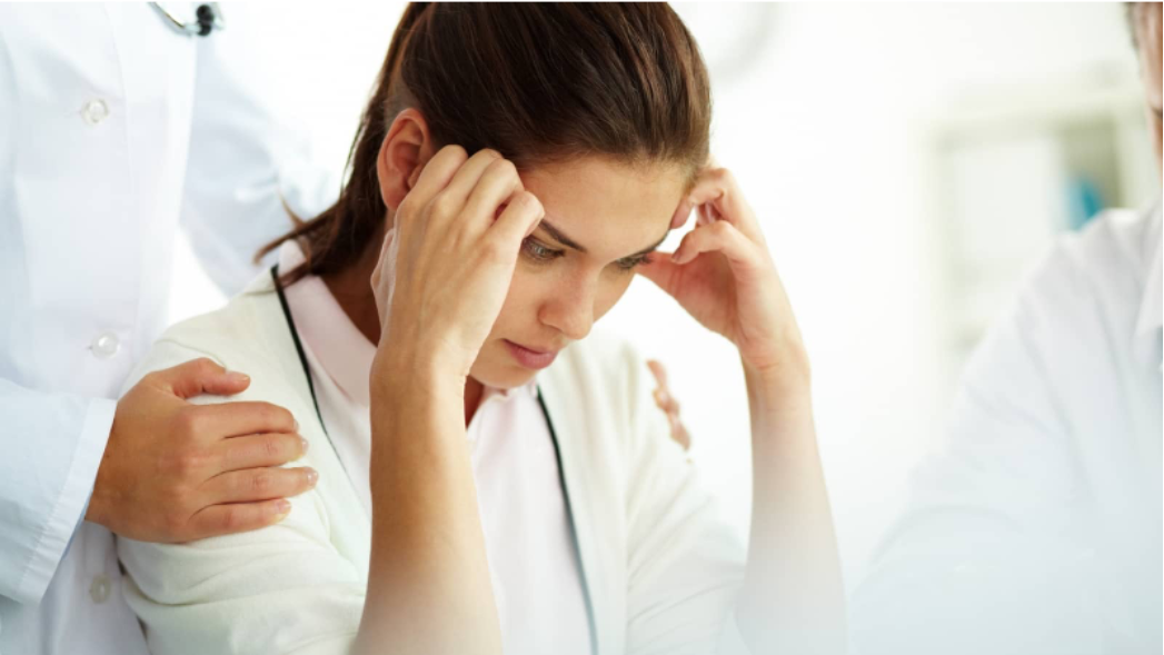 Nueva tecnología alivia migrañas sin medicamentos- así funciona la terapia con sensores y respiración consciente