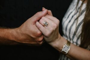 taylo-swift-travis-kelce-nfl-compromiso-musica-entretenimiento-boda-casan-compromiso-260825-3