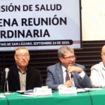Monreal busca frenar energéticas a menores