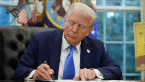 Trump impone aranceles del 10% a la madera y 25% a muebles importados