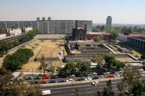 cual-es-la-historia-de-la-plaza-de-las-tres-culturas