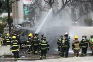 Sube a catorce la cifra de muertos por explosión de camión de gas en Ciudad de México