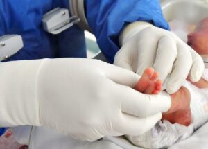 Los nacimientos en México cayeron un 8,5 % en 2024 e hilan tres años a la baja