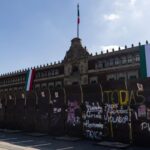 CDMX se prepara con vallas y cierres viales por marcha de Ayotzinapa