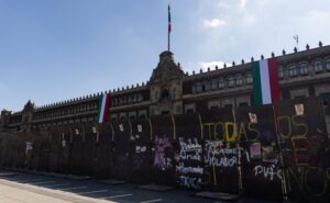 vallas-que-rodean-palacio-nacional