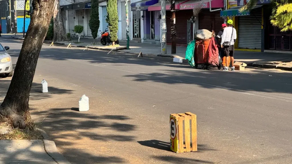 cdmx-franeleros-controlan-calles-e-imponen-tarifas_84243278-f48f-4bff-a795-8db75d442afa_media