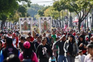 arriban-45-millones-de-peregrinos-a-la-basilica-de-guadalupe_b0706046-84dc-45a4-8400-7c2ed06bcb9c_medialjnimgndimage=fullsize
