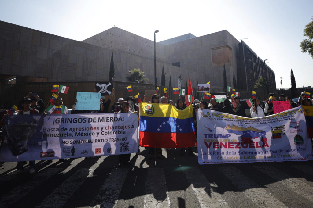 Manifestantes en México protestan contra la "agresión imperialista" de EE.UU. a Venezuela