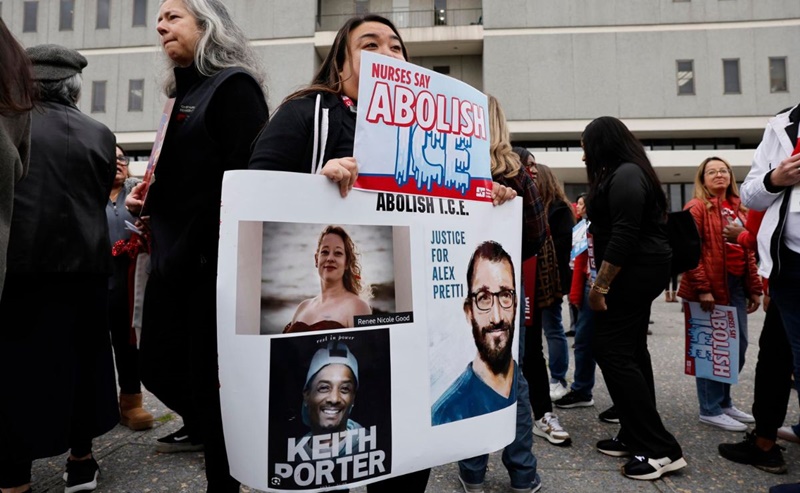 manifestacion-de-enfermeras-contra-operativos-de-ice-que-han-dejado-muertos