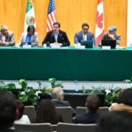 ¿Votar desde el extranjero sin trabas? Proponen simplificar credencialización en consulados