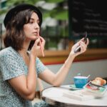 El arte de estar solo (y amarlo): Por qué el 14 de febrero es el mejor día para tener una cita contigo mismo