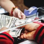 Remesas caen en enero y presionan panorama económico