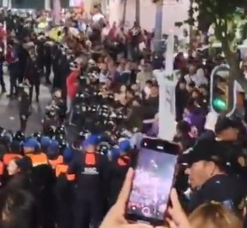 {057EE5AB-85EF-4C49-864C-2A678985F99C}