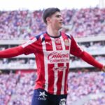 Armando González alcanza 24 goles y acecha el récord histórico de Chivas