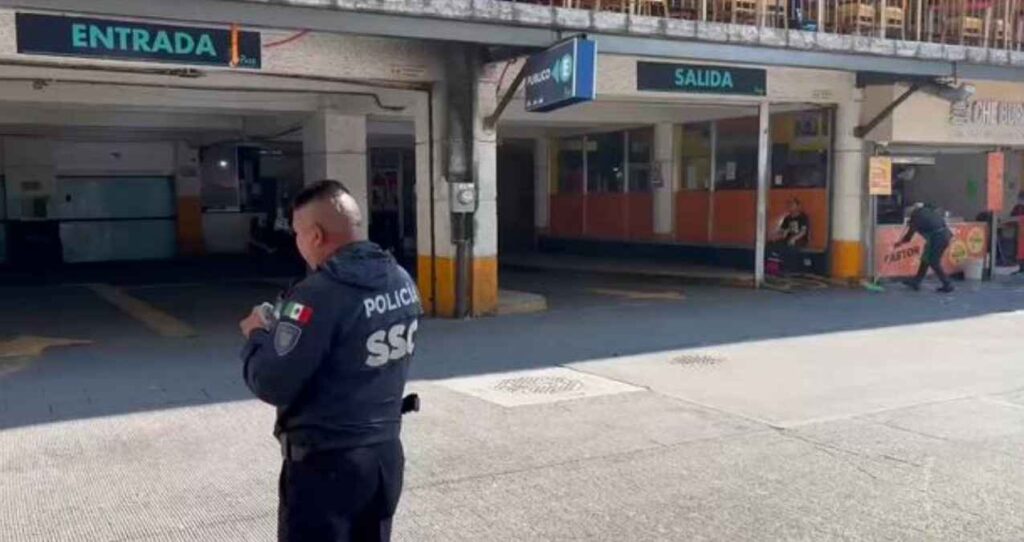 Muere-mujer-tras-caer-de-un-primer-piso-en-un-estacionamiento-de-la-Ciudad-de-Mexico-
