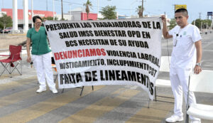 Sin insumos y con adeudos por prestaciones