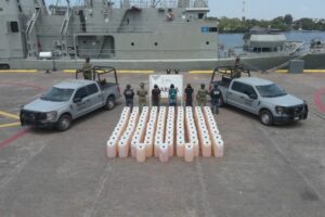 lazaro-cardenas-michoacan-103-bidones-6-mil-litros-combustible-huachicol-1536x1024