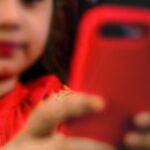 Grecia endurece el control digital: menores de 15 años no podrán usar redes sociales