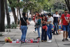 paseo-de-la-reforma-ambulantaje-sobre-lo-rescatado_292ff93b-a2b7-4eaa-97d4-e3325a2e148d_medialjnimgndimage=fullsize