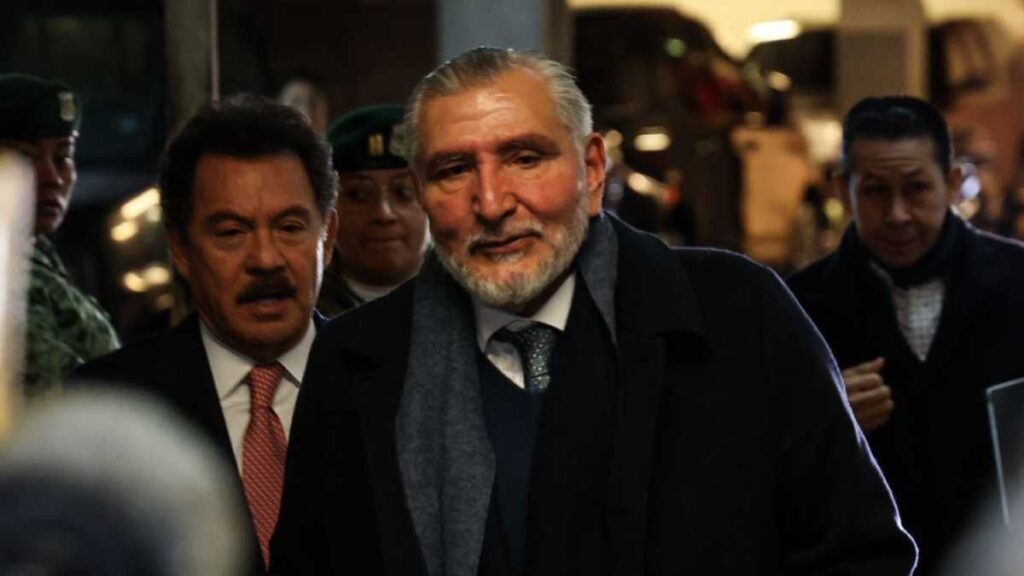 EUA investiga red de huachicol fiscal ligada a Adán Augusto López