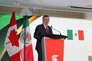 México amarra inversión histórica de 2,000 mdd en industria farmacéutica